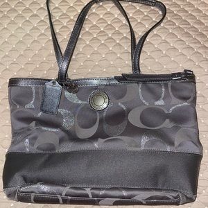 Vintage coach silver shoulder purse with pink interior